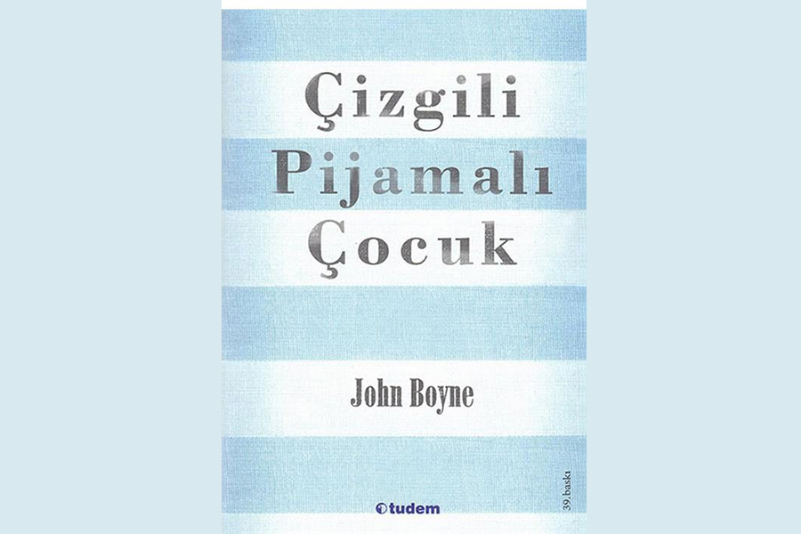 Çizgili Pijamalı Çocuk